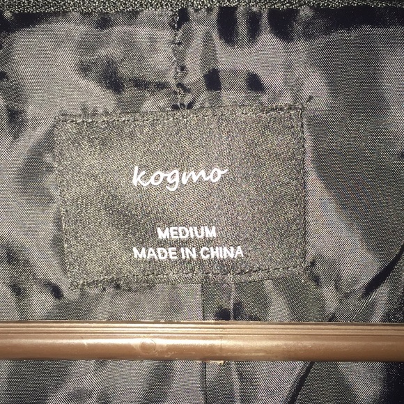 Kogmo Puffy Vest with Detachable Hood Size… - Picture 7 of 8